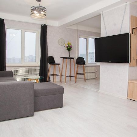 2 Rooms Luxury Apartment On Shkilna 34 Street Zaporizhia 外观 照片