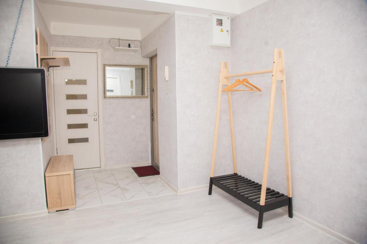 2 Rooms Luxury Apartment On Shkilna 34 Street Zaporizhia 外观 照片