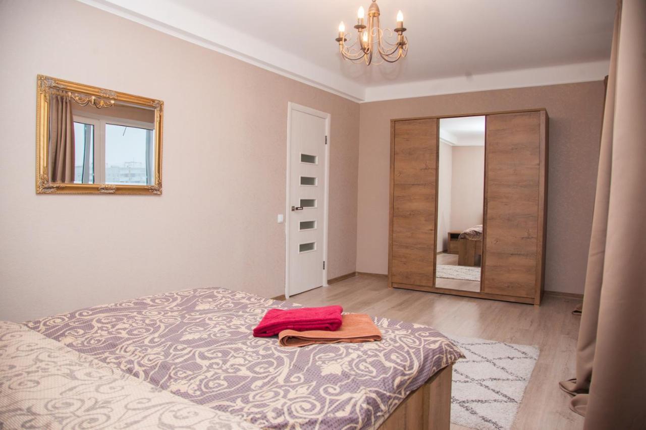 2 Rooms Luxury Apartment On Shkilna 34 Street Zaporizhia 外观 照片