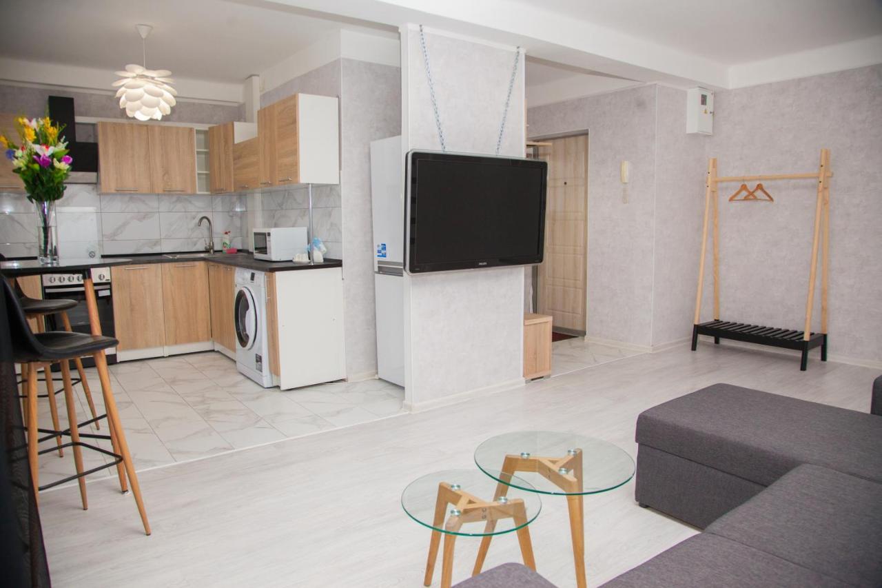 2 Rooms Luxury Apartment On Shkilna 34 Street Zaporizhia 外观 照片